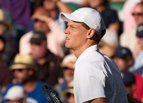 Sinner ra quyết định bất ngờ trước thềm tứ kết Wimbledon 2025