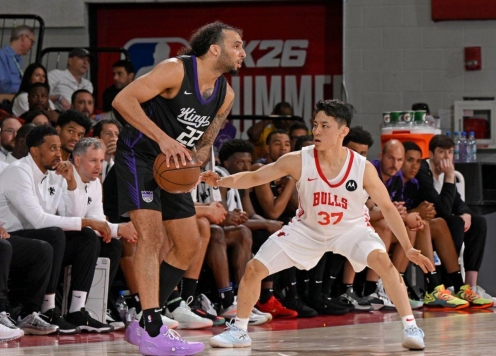 'Chàng lùn' Nhật Bản cao 1m72 được đội bóng NBA kí hợp đồng