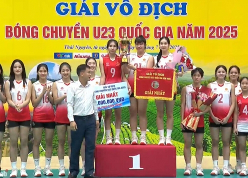Trao giải tập thể, cá nhân giải bóng chuyền U23 quốc gia 2025