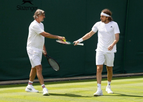 Tsitsipas sa thải thầy cũ Djokovic sau khi bị chê thẳng mặt