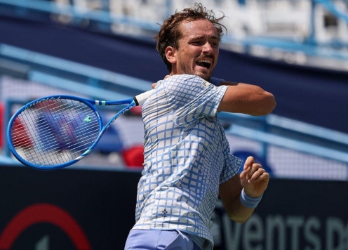 Medvedev có hành động xấu xí sau thất bại ở Washington Open 2025