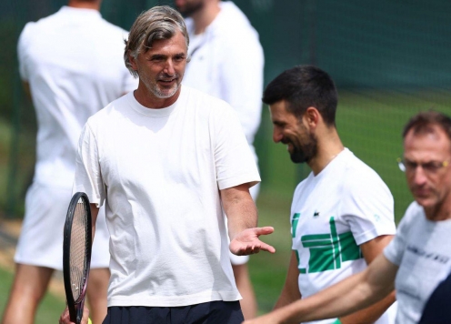 Thầy cũ của Djokovic đấu khẩu cực gắt với đồng nghiệp vì vấn đề Tsitsipas