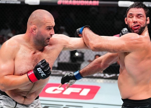 UFC thanh lí ngôi sao hạng nặng có thành tích 'khủng'