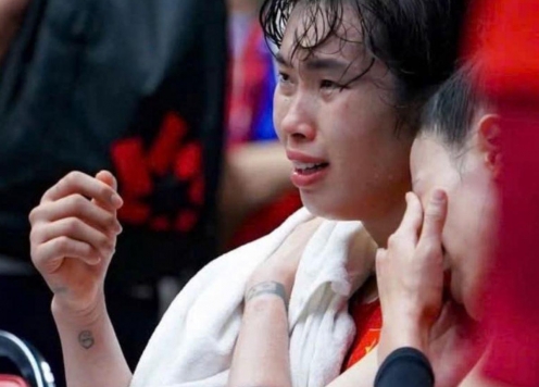 Chủ công Thanh Thúy khóc nức nở sau thất bại tiếc nuối trước Thái Lan