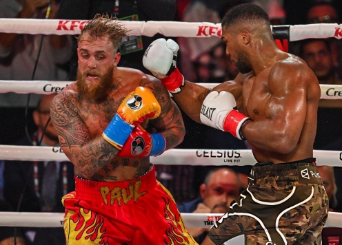 Cận cảnh khoảnh khắc Anthony Joshua đấm 'vỡ mồm' Jake Paul