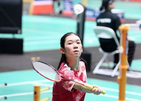Thần đồng sinh năm 2011 tiếp đà thăng hoa, lọt tứ kết giải cầu lông quốc tế