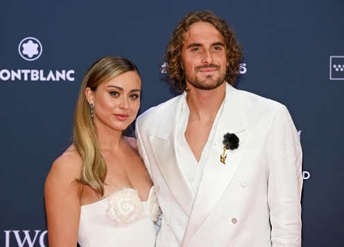 'Hoàng tử Hy Lạp' Tsitsipas công khai tình mới hậu chia tay mỹ nhân nóng bỏng nhất làng quần vợt