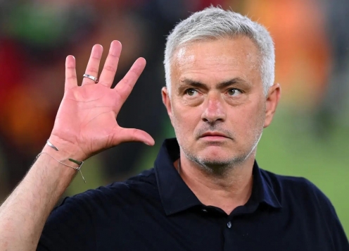 HLV Jose Mourinho lên tiếng cáo buộc UEFA