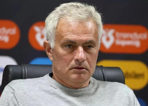 HLV Jose Mourinho rời Thổ Nhĩ Kỳ