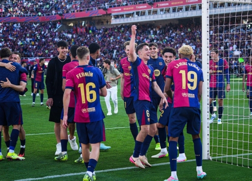 Cầu thủ Barca bật khóc sau chiến thắng nghẹt thở trước Real Madrid