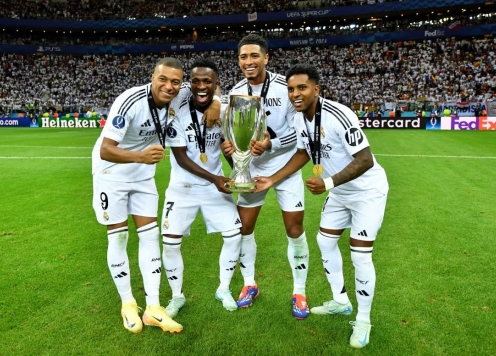 Mùa giải khép lại với ngôi sao Real Madrid, tương lai cũng mù mịt