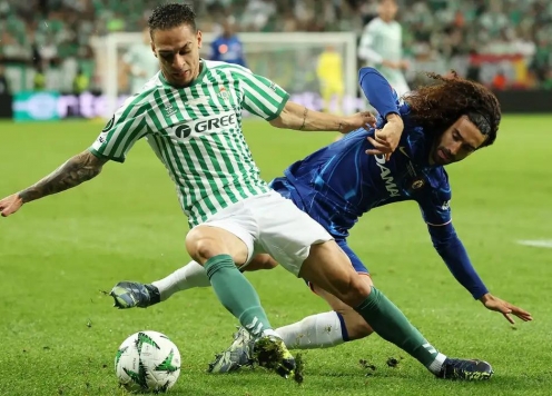 Antony nhận 'mưa gạch đá' sau khi Betis thất bại trước Chelsea