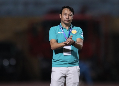 CHÍNH THỨC: Lộ diện HLV xuất sắc nhất V-League 2024/25