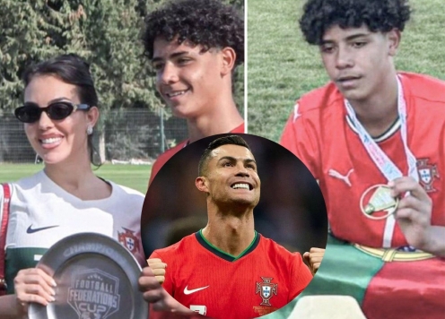 CHÍNH THỨC: Con trai Ronaldo lập cú đúp danh hiệu tại Bồ Đào Nha