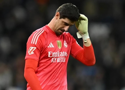 Thibaut Courtois bị trừng phạt sau vụ bê bối tại Real Madrid