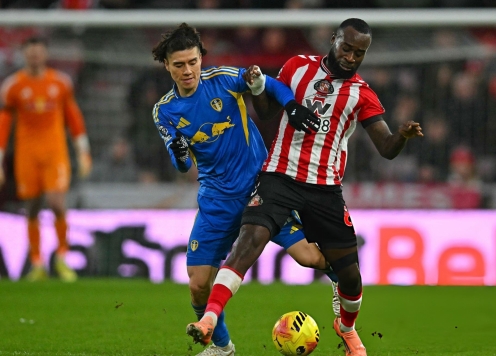 Chia điểm kịch tính, Sunderland chưa thể vượt qua MU trên bảng xếp hạng