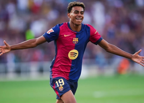 Nhắc tới Ronaldo và Messi, Flick cảnh báo Yamal