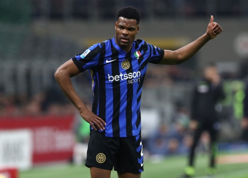 Denzel Dumfries đấu Barca: Đỉnh cao trở lại