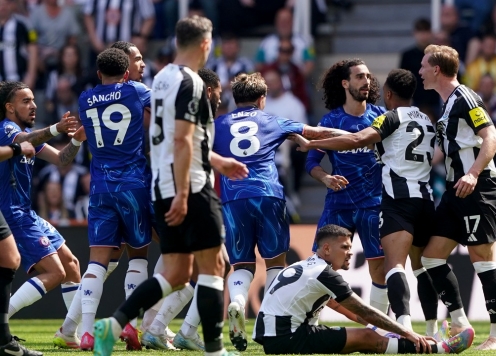 Kịch bản nào cho vòng đấu cuối cùng của Premier League 2024/25?
