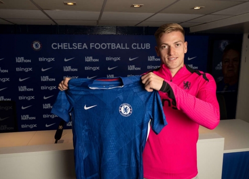 Giroud nhắn gửi Liam Delap về 'Lời nguyền số 9' tại Chelsea