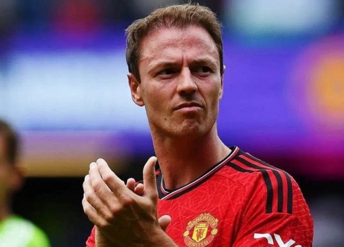 Jonny Evans được ủng hộ dẫn dắt MU thay Amorim