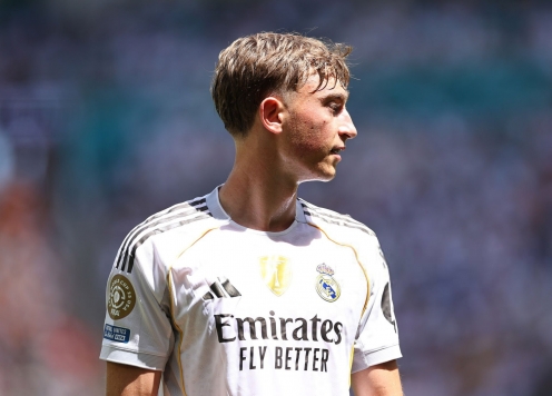Dean Huijsen: Viên ngọc thô lặng lẽ tỏa sáng trong ngày ra mắt Real Madrid