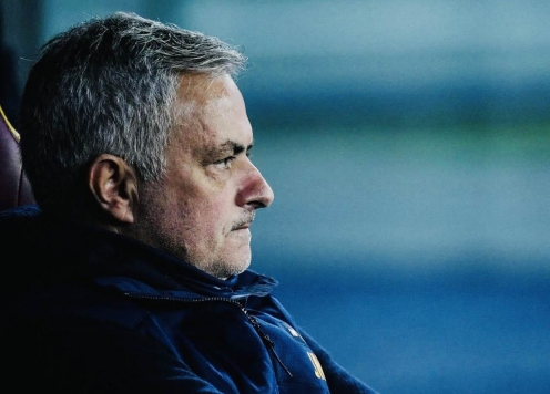 Mourinho lại gây sốc với Man City và MU