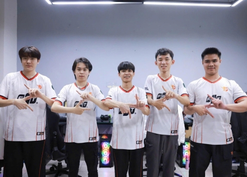 LMHT: Team Flash bỏ giải, fan VCS hoang mang