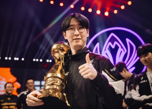 EWC 2025: Thắng dễ FLYQuest, sao trẻ Gen.G vẫn không dám chủ quan