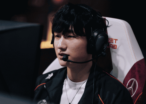 Một tuyển thủ Việt Nam bất ngờ bị Peanut cạch mặt