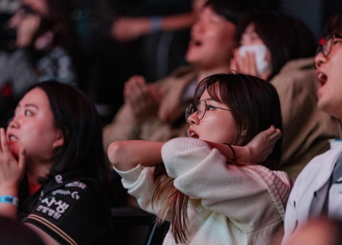 CĐV bùng nổ cảm xúc khi Việt Nam tổ chức LCK