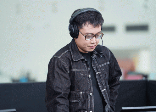 Hoàng Luân nghỉ việc