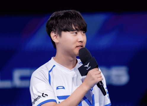 Pyosik: 'Chạm đáy rồi, tôi chỉ muốn quay lại CKTG'