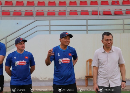 Chủ tịch VFF động viên ĐT nữ Việt Nam trước ngày đấu CLB Đức