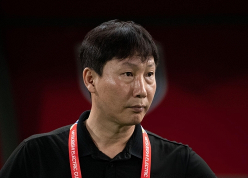 HLV Kim Sang Sik tiếc khi ASEAN All-Stars không thắng đậm hơn trước MU