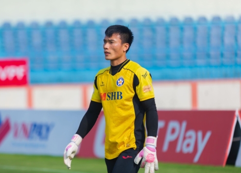 Bùi Tiến Dũng tự tin đấu Công Phượng trận play-off, sẵn sàng bắt pen
