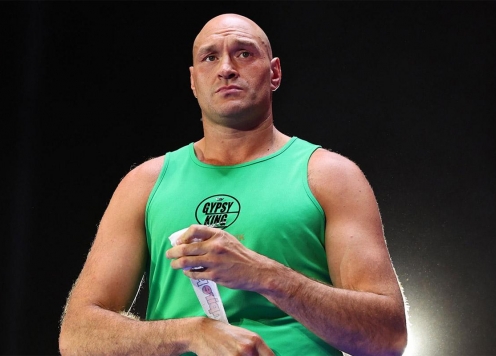'Vua giang hồ' Tyson Fury hoãn giải nghệ, tái xuất võ đài năm 2026