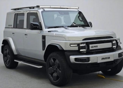 Trung Quốc ra mắt SUV điện 'na ná' Suzuki Jimny, có thể chạy 500km/ sạc