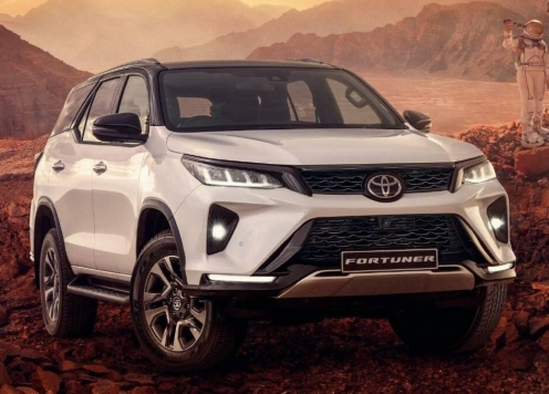 Bộ đôi Toyota Fortuner, Hilux 2025 hé lộ động cơ 'tiết kiệm xăng' mới trong bản nâng cấp sắp tới