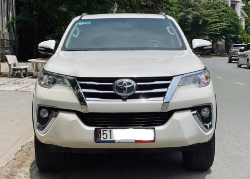 Bất ngờ với mức giá rao bán của Toyota Fortuner 2017 bản xăng nhập khẩu sau 7 năm sử dụng