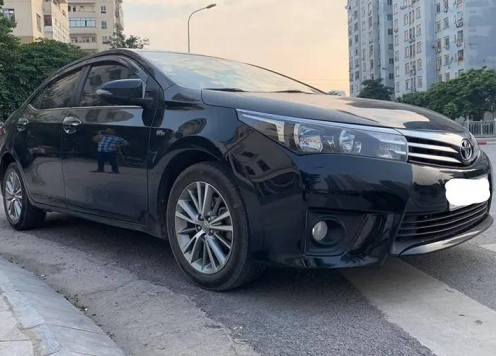 Toyota Corolla Altis 2015 rao bán khó tin sau 9 năm sử dụng