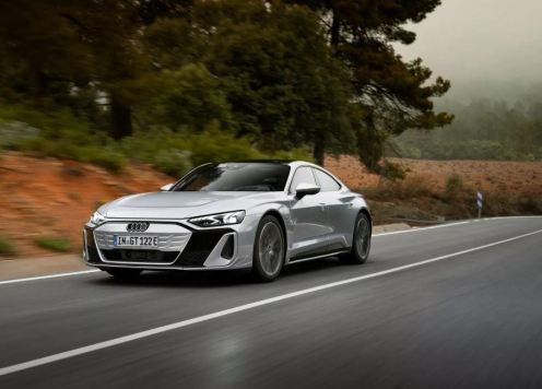 Audi e-tron GT 2025 đột phá trong phân khúc xe điện hạng sang