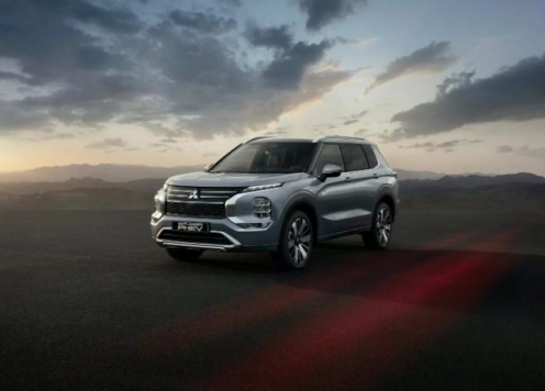 Mitsubishi Outlander 2025 công bố thời điểm ra mắt với loạt nâng cấp đáng chú ý