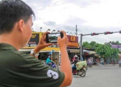 Truyền thông quốc tế 'nói gì' về quyết định thưởng cho người phát hiện lỗi vi phạm giao thông ở Việt Nam