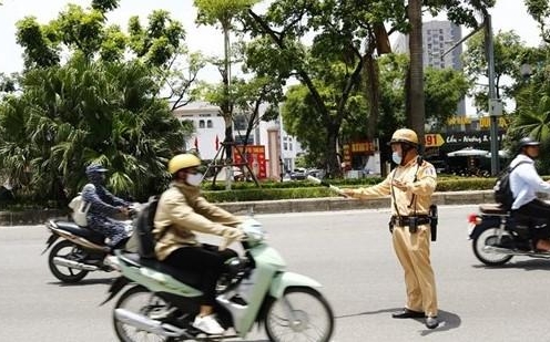 Phạt nặng lỗi sử dụng sai đèn xi nhan, cao nhất lên tới 14 triệu đồng