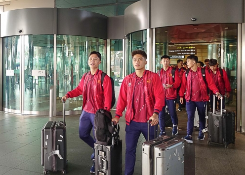 VIDEO: U23 Việt Nam chính thức sang Qatar tập huấn