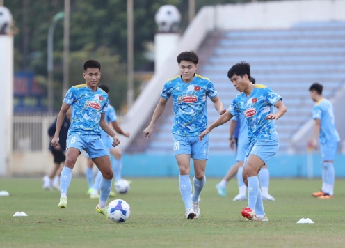 Tân binh ĐT Việt Nam gây ấn tượng mạnh khi thuận cả 2 chân