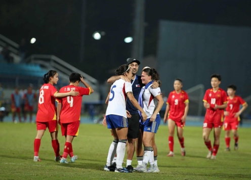 Thắng ĐT nữ Việt Nam đầy tranh cãi, Philippines vẫn được vinh danh