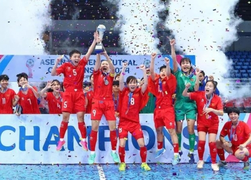 Tuyển Việt Nam bất ngờ lọt top 4 đội xuất sắc nhất thế giới