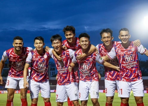 Đội bóng của sao Việt kiều chia tay hàng loạt cầu thủ